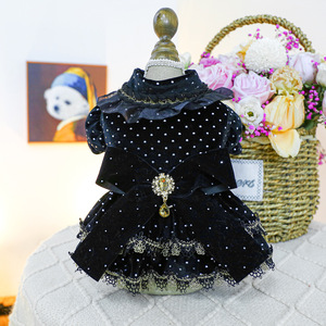 PETCIRCLE Ropa para Perros Pequeños y Cachorros: Vestido Negro y Dorado para una Atmósfera Festiva Oscura - Product Image 5