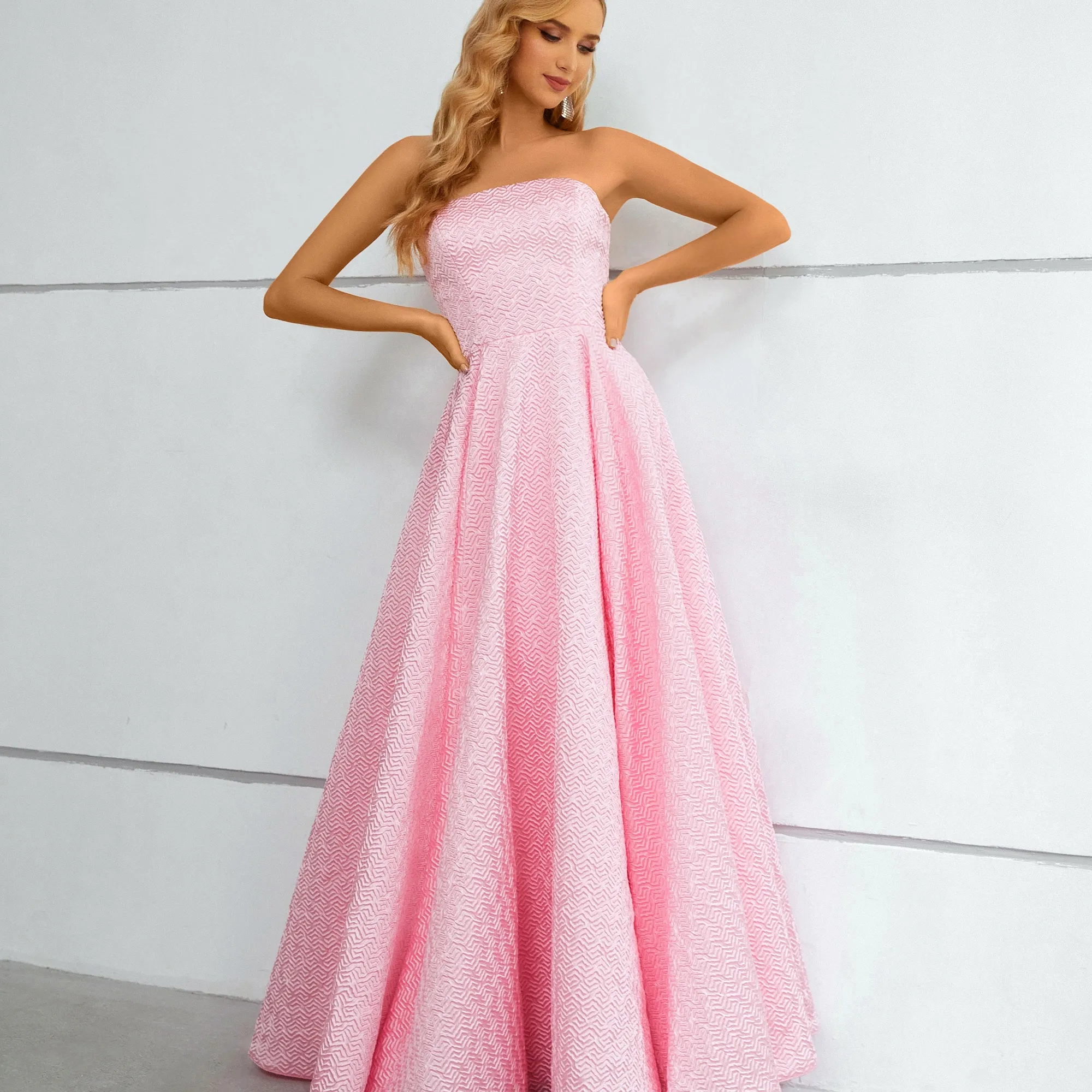 結婚式のエレガントでモダンなプラスサイズの女性のための花嫁のドレスのピンクの母2024新しいイブニングパーティーガウン取り外し可能な電車