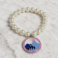 Bracelet de la Sororité JJ avec médaillon en émail bleu et rose et perles imitation nacre pour événements de chapitre, cadeaux de la fraternité