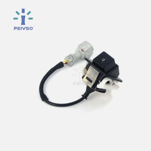 Caméra d'assistance à la marche arrière synchronisée à profil bas PEIVSO pour Hyundai I40 2011-2019 OEM 95760-3Z301 - Product Image 1