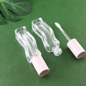 Tubo de Brillo Labial Redondo Moldeado por Inyección con Tapa Ondulada de 8 ml, Puede Usarse como Material de Embalaje para Tubos de Brillo Labial de Vidrio y PETG - Product Image 2