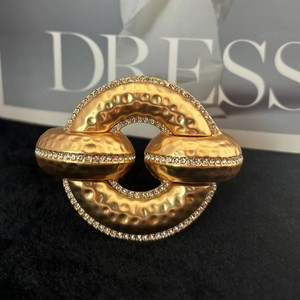 Bracciale in Ottone Placcato Oro 18k Schiaparelli, Motivo Martellato, Senza Sbiadimento, Gioielli all'Ingrosso - Product Image 2