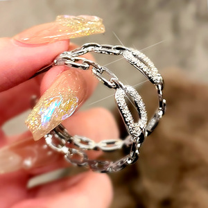 Orecchini a perno a catena a forma di C irregolari da donna, accessori moda per l'uso quotidiano - Product Image 2