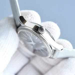 Montre au design minimaliste, élégant et luxueux, avec lunette sertie de diamants, bracelet en cuir, boîtier fin, montre formelle Heritage - Product Image 5