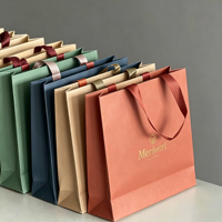 Sac fourre-tout personnalisable en carton ivoire recyclable avec structure durable, surface vernie, impression sérigraphique pour les magasins de vin et de vêtements