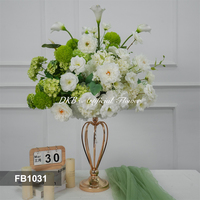 Bouquet floral personnalisé DKB, mélange d'hortensias blancs et verts et de lys calla, arrangement de 50 cm, centre de table de mariage, fleur artificielle