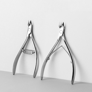 Tronchesino per Unghie in Acciaio Inossidabile con Bordo Affilato per Manicure di Mani e Piedi - Strumento Professionale Portatile e Durevole per la Cura delle Cuticole - Product Image 2
