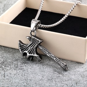 Collar con colgante de acero inoxidable para hombre con diseño de hacha y calavera en 3D, joyería de moda punk, regalo de uso diario para él - Product Image 3