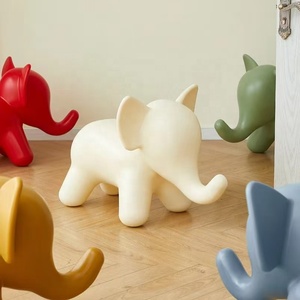 Taburete Infantil Portátil Creativo de Plástico. Silla para Sala de Estar y Dormitorio con Forma de Elefante Pequeño. Decoración del Hogar - Product Image 3