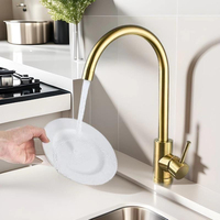 Robinet de cuisine de luxe moderne en acier inoxydable doré, mitigeur monocommande eau chaude et froide contemporain pour hôtels et projets