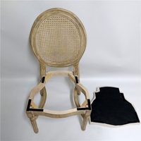 Chaise Louis en rotin empilable en bois rustique avec coussin amovible