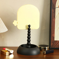 Miroir mignon de bureau en plastique avec miroir d'habillage de rangement en forme de U à fond rond pour dortoir d'étudiant