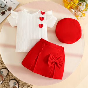 Ensemble pour bébé <span class=keywords><strong>fille</strong></span> de 0 à 3 <span class=keywords><strong>ans</strong></span> : Haut côtelé à manches longues avec motif cœur, fermeture boutonnée, détail nœud, jupe fendue et chapeau béret - Product Image 6
