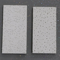 Tuile de plafond en laine de verre de conception moderne 60x60, blanche, 600/600 mm, isolation en laine minérale, panneau de plafond en fibre minérale pour hôtels