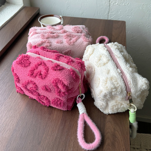 Large Capacity &amp; Portable Cute Plush <strong>Cosmetic</strong> Organizer <strong>Bag</strong> Yiwu China Wholesale Market - Product Image 2