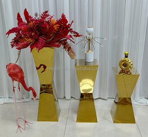 Supporto per fiori in oro per decorazione di nozze a forma di piramide in acciaio inossidabile per fiori da sposa e piedistallo per torta - Product Image 5
