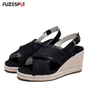 Sandales <span class=keywords><strong>compensées</strong></span> en toile noire effilochée pour femme, avec bride croisée effilochée et boucle, style espadrille à plateforme en jute - Product Image 1