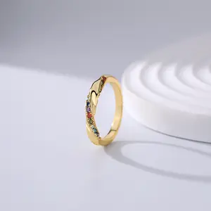 Pabrik Grosir Cincin Jari Dekorasi Tangan Cincin Zirkonium Warna Berlapis Emas Perhiasan Mobius untuk Wanita