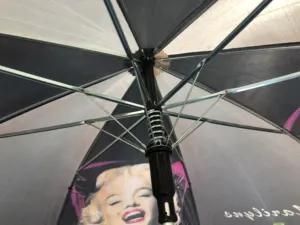 Özel LOGO J kolu Golf şemsiyesi rüzgar geçirmez UV koruma otomatik klasik açık sopa düğün şemsiye yetişkin için
