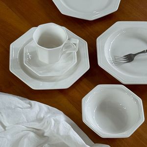 Assiettes à dîner en porcelaine <span class=keywords><strong>blanche</strong></span> de forme <span class=keywords><strong>octogonale</strong></span> gaufrée irrégulière de luxe ensembles de vaisselle en céramique européenne avec tasses à café - Product Image 2