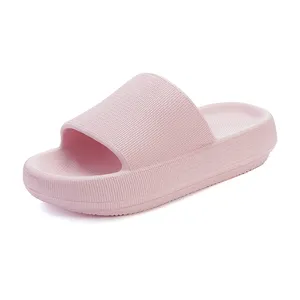 Pantoufles d'oreiller à semelle épaisse rembourrées confortables sandales de douche pour femmes et hommes