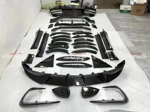ชุดแต่งคาร์บอนไฟเบอร์สไตล์ MSY สำหรับ Aston Martin DBX ประกอบด้วยลิ้นกันชนหน้า, ดิฟฟิวเซอร์, สปอยเลอร์, สเกิร์ตข้าง พร้อมกันชน อัพเกรดสำหรับ DBX - Product Image 2