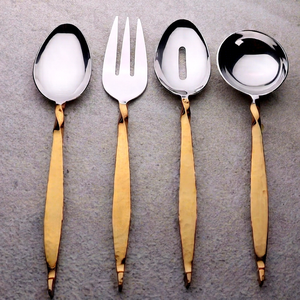 Ensemble de couverts de service jetables de luxe en acier inoxydable, écologiques, avec manche doré élégant et tête argentée, pour cuisine, salle à manger et buffet - Product Image 1