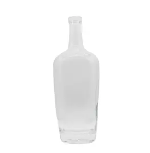 Einzigartiges Design benutzerdefinierte Form 700 ml 750 ml hohe Flint-Glasflasche mit Korken für Getränk Whiskey Wein Tequila Wodka Getränke Saft