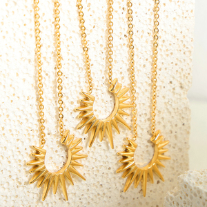 Yf6570 Nuevo Collar con Colgante de Sol Radiante Geométrico Chapado en Oro de 18k de <span class=keywords><strong>Acero</strong></span> <span class=keywords><strong>Inoxidable</strong></span>, Joyería Impermeable Que No Se Deslustra, Venta al por Mayor - Product Image 5