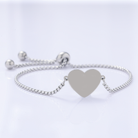 Bracelet en acier inoxydable personnalisable Ywyougang avec cœur gravable, délicat bracelet à perles pour femmes et filles, à porter au quotidien et en cadeau