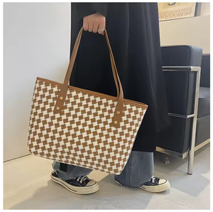 Bolso de Diseño para Mujer, Bolso Tote Moderno, Gran Capacidad, Ligero, de Hombro y Cruzado, en Oferta - Product Image 3