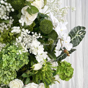 Индивидуальная свадебная арка с искусственными цветами: зелень, гортензии, шелковые белые розы - Product Image 3