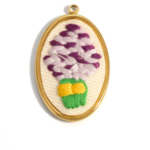 SUMMLY Ciondoli Vintage a Forma di <span class=keywords><strong>Cuore</strong></span> Ovale con Fiori, Placcati in <span class=keywords><strong>Oro</strong></span> 18K, Charm in Acciaio Inossidabile, Gioielli alla Moda - Product Image 4