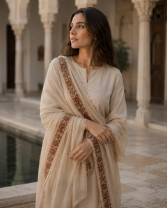 Châle d'hiver élégant en viscose à imprimé floral numérique brodé, à longues franges, léger, doux, chaud et respirant, style traditionnel - Product Image 4