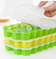 Vente chaude Maison 37 Trous Haute Capacité Nid D'abeille Forme Moule À Glace Bacs À Glaçons Silicone avec Couvercle Conception En Nid D'abeille