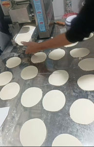 Piccola macchina per involucro di gnocchi da tavolo commerciale rotolo di primavera Wonton macchina per pressatura di pasta quadrata con motore di base tipo Roti - Product Image 4