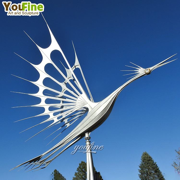 人気の屋外用電動金属製鳥の像、キネティックウィンドアート彫刻