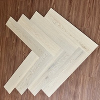 Fischgrätmuster 2,5mm 20mil LVT-Bodenbelag Trockenklebend LVP Vinylplanken Einfache Installation Luxus-Vinylfliesen für Elegante Innenräume