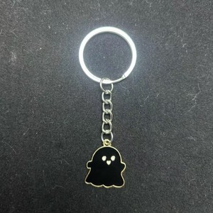 Black and white ghost keychain, simple cartoon accessory, men's and women's backpack key <b>ring</b>, <b>couple</b> pendant. - Product Image 4