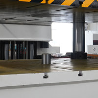 Presse hydraulique à quatre colonnes de 800 tonnes pour le moulage de matériaux composites et de produits plastiques