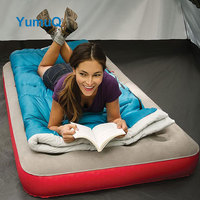 Matelas gonflable durable de PVC de lit d'air floqué populaire de YumuQ Double avec le coussin de couchage de Camping de pompe intégrée