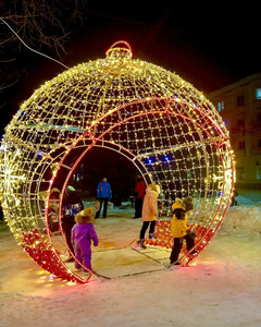 Lumières LED en forme de boule IP65 pour extérieur, éclairage d'arche de Noël pour intérieur, favori des influenceurs pour les fêtes - Product Image 1