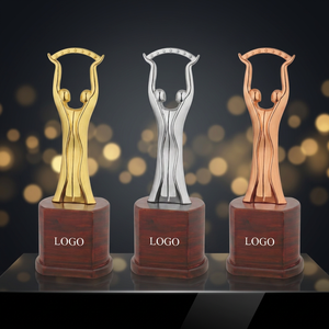 Trophée portable élégant en or, argent et bronze gravé au laser pour la reconnaissance des employés, les compétitions éducatives et les événements annuels - Product Image 1