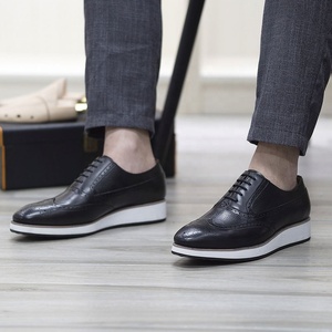 Chaussures classiques Brokstone en cuir véritable gravé pour hommes, à enfiler, bout rond, semelle épaisse, hiver - Product Image 4