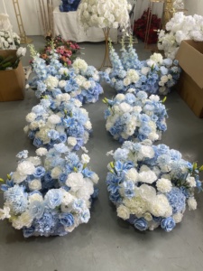 Centro de Mesa de Flores Artificiales Blancas y Azules de Alta Calidad GreenLife Exclusive de 60 cm para Decoración de Mesa de Boda y Banquete - Product Image 3