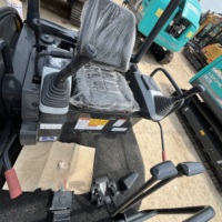 Excavatrice sur chenilles hydraulique d'occasion Komatsu PC20MR avec moteur Komatsu et accessoire tarière en stock