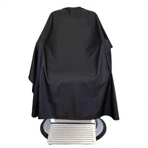 Cape de Coiffure Professionnelle de Luxe Personnalisée Confortable et Imperméable Unisexe en Polyester pour Barbiers et Coiffeurs - Product Image 4