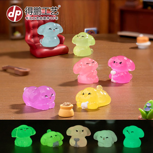 Figurine de chiot mignonne qui brille dans le noir, en résine, mini décoration animale, ornement de bureau et de voiture, accessoire pour enfants de 7 à 12 ans - Product Image 2