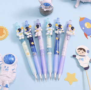 עיפרון מכני נשלף בעיצוב אסטרונאוט חמוד עם קישוט שרף תלת מימדי וידית סיליקון רכה לשימוש בבית הספר ובמשרד - Product Image 6