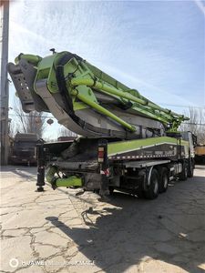 Bomba de Concreto Montada en Camión Zoomlion de 56m y 63m con Motor Benz, Componentes Clave: Motor, Caja de Cambios, Engranajes, Rodamientos, PLC - Product Image 3